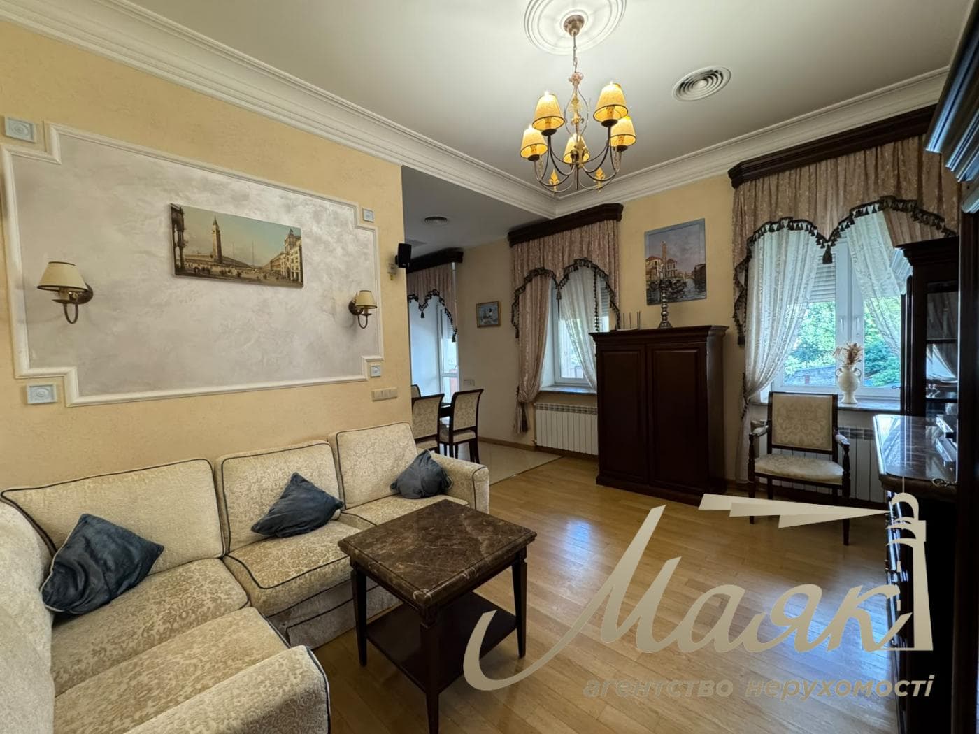 Аренда 2к квартиры,67м2, Подол, царский дом