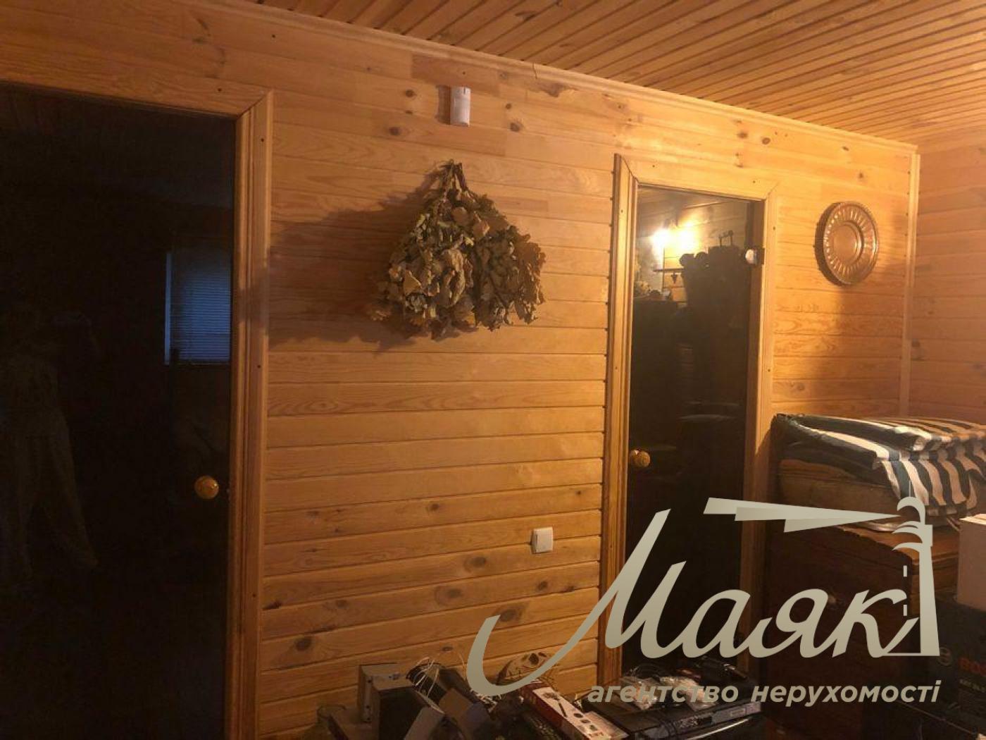 Sale of a 2-storey house 225 sq.m. Osokorki. Darnitsa. Plot 7.7 acres.