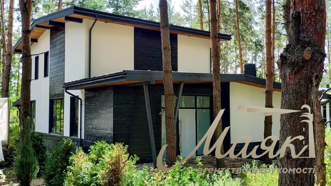 Предлагается к продаже эксклюзивный двухэтажный дом в сосновом лесу, в селе Зазимье