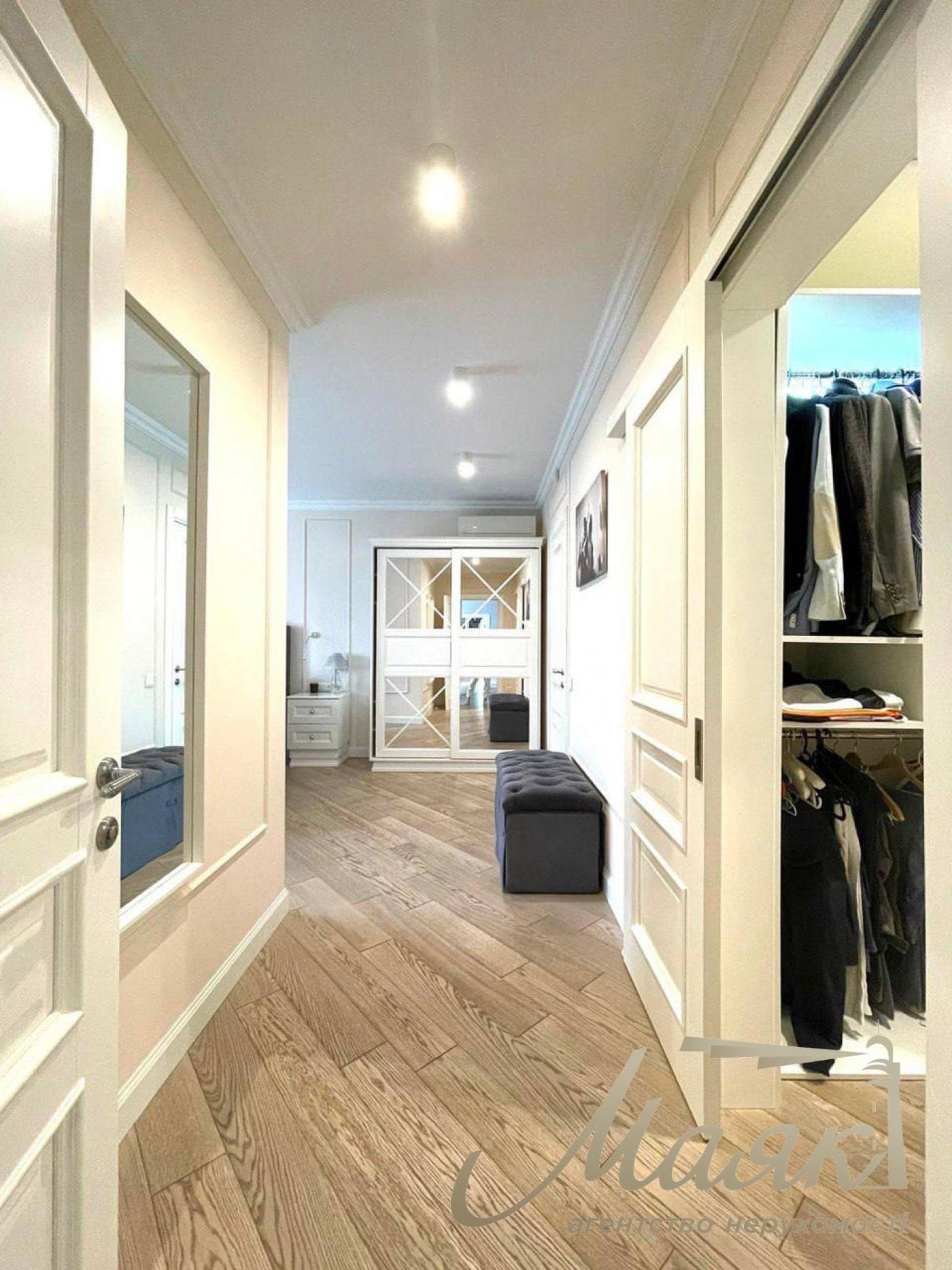 For sale 4 bedroom apartment in Park Avenue Residential Complex, 60 Goloseevsky Ave.