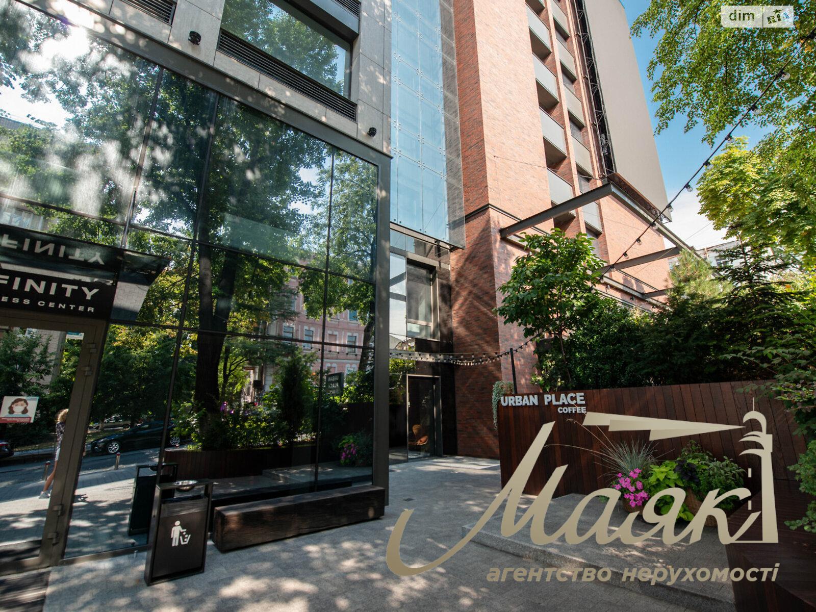 Office for rent 374m2 on Saksaganskogo street 53/80, Center