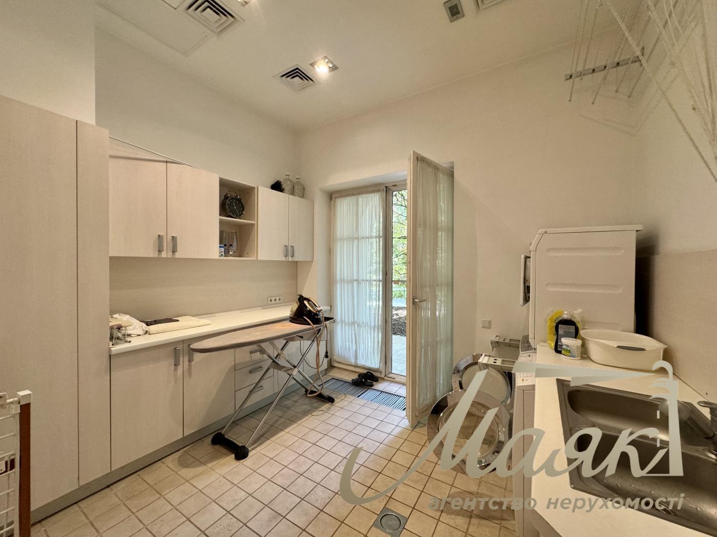 Sale of a house with access to the Dnieper, Damba, Koncha-Zaspa, Kozin