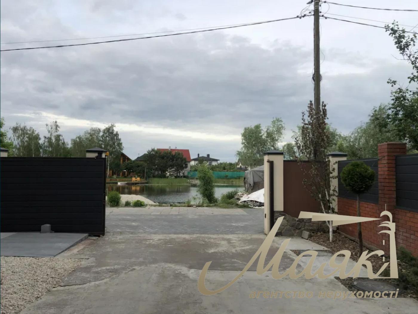 Rent a house 350m2 Osokorki, 1st East-far lane