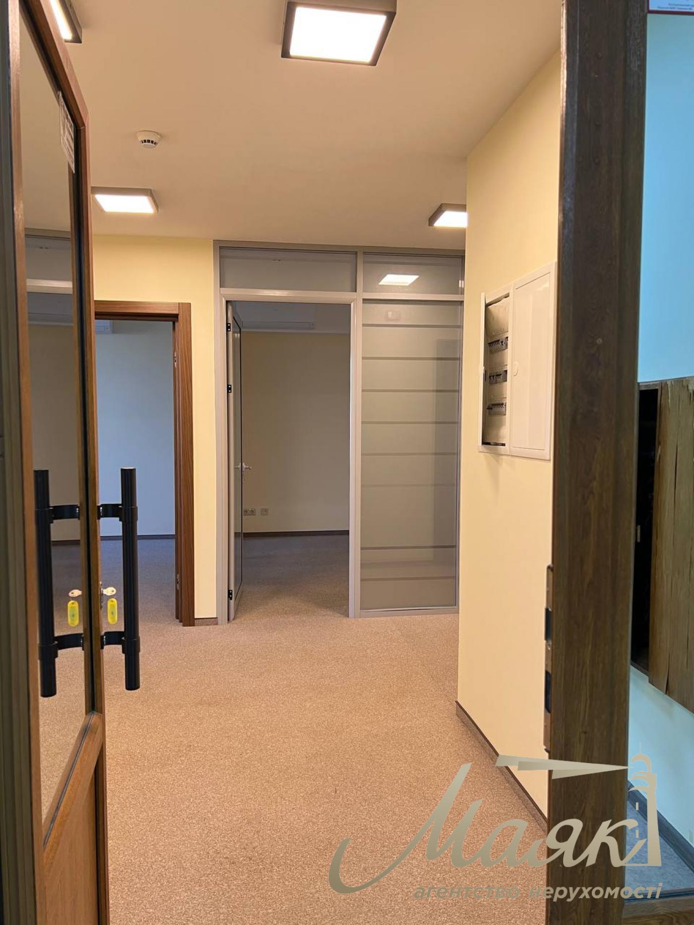 Оренда офісу 285м2 по вул.Булв'ярно-Кудрявська 13/19, Львівська площа.