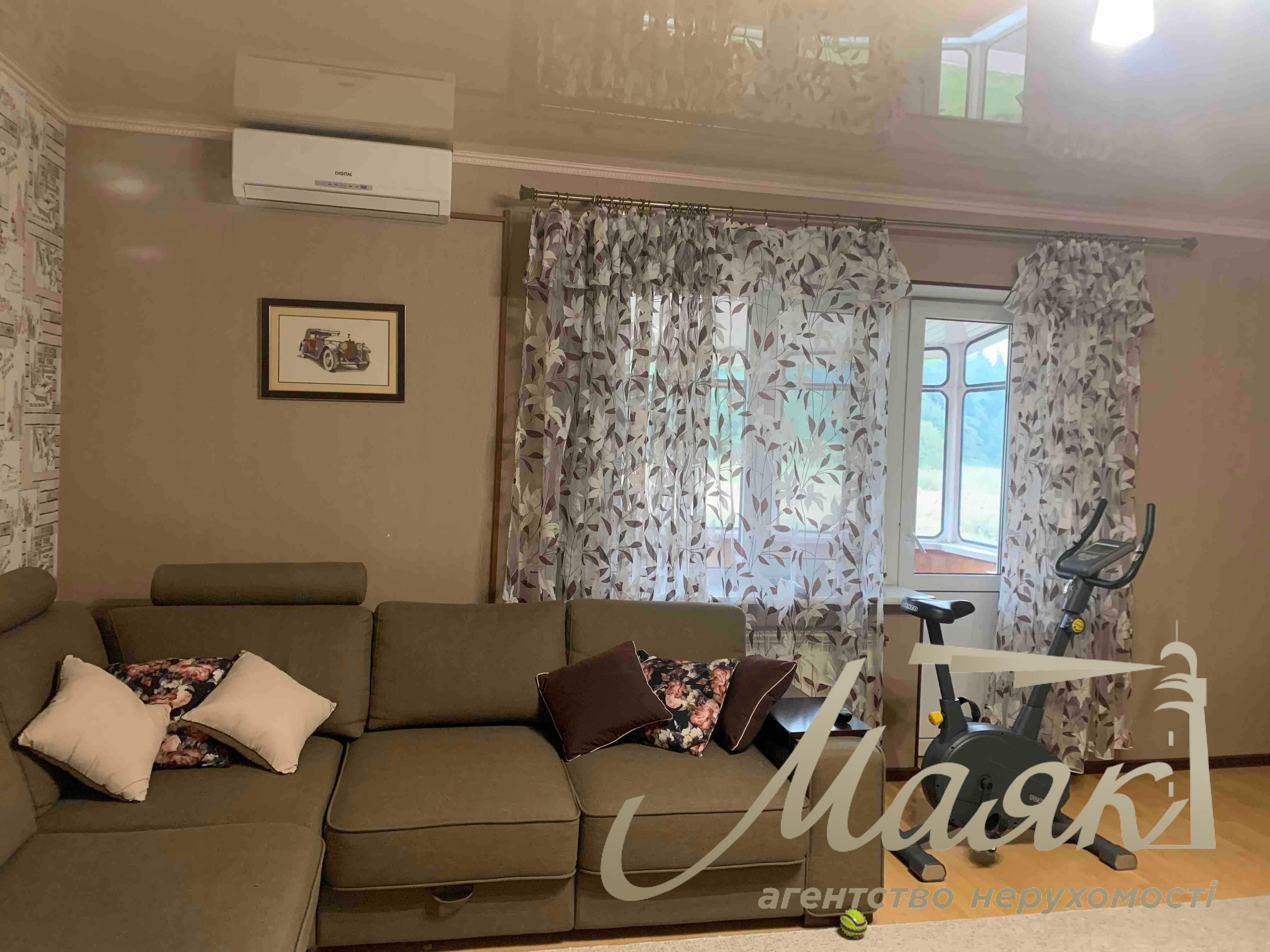 For sale house 238m2 in Kiev with. Chapaevka / Vita-Litovska, Goloseevsky r-n.