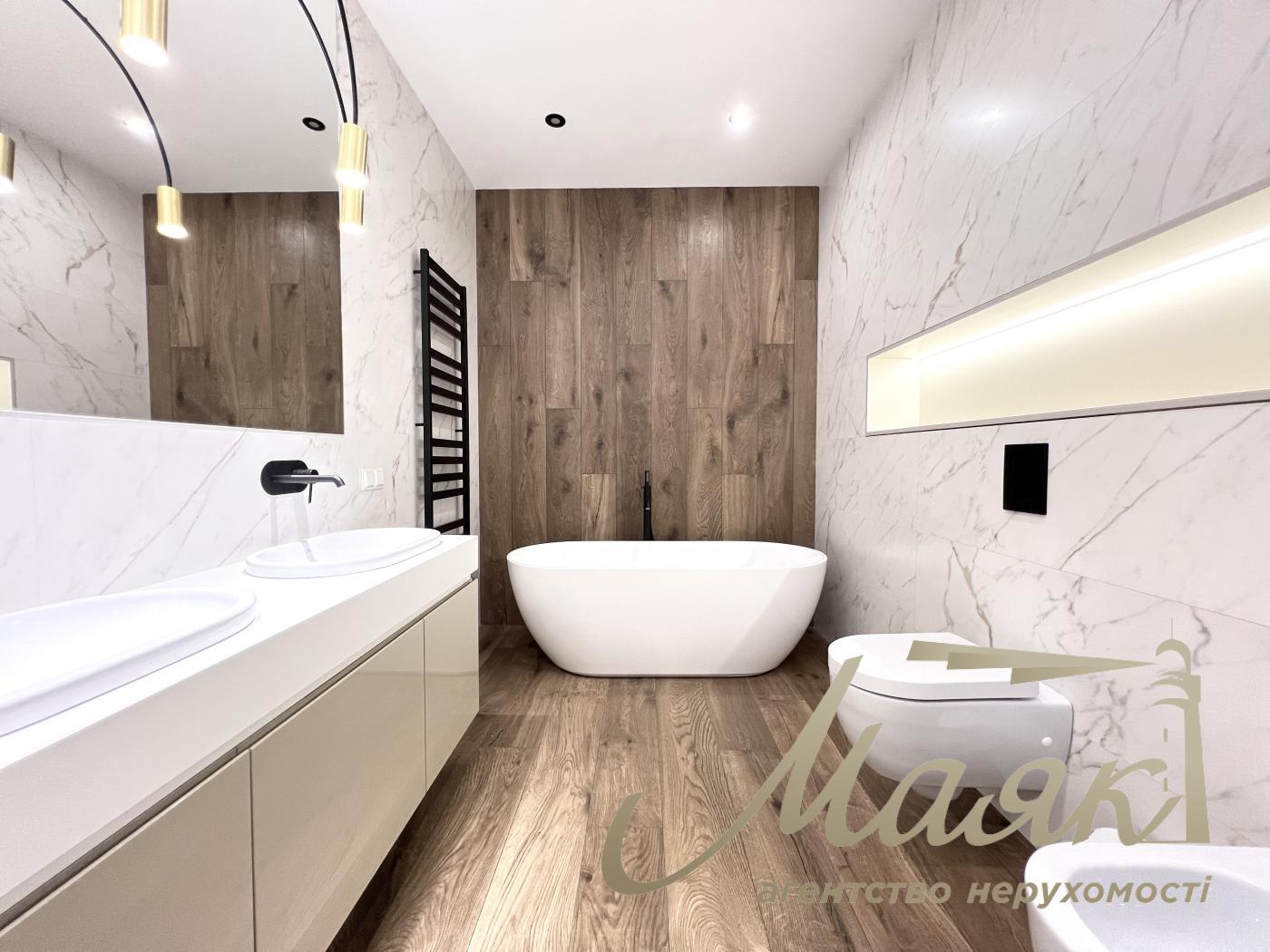 Оренда заміського будинку на Осокорках у котеджному містечку "Блакитна Лагуна"