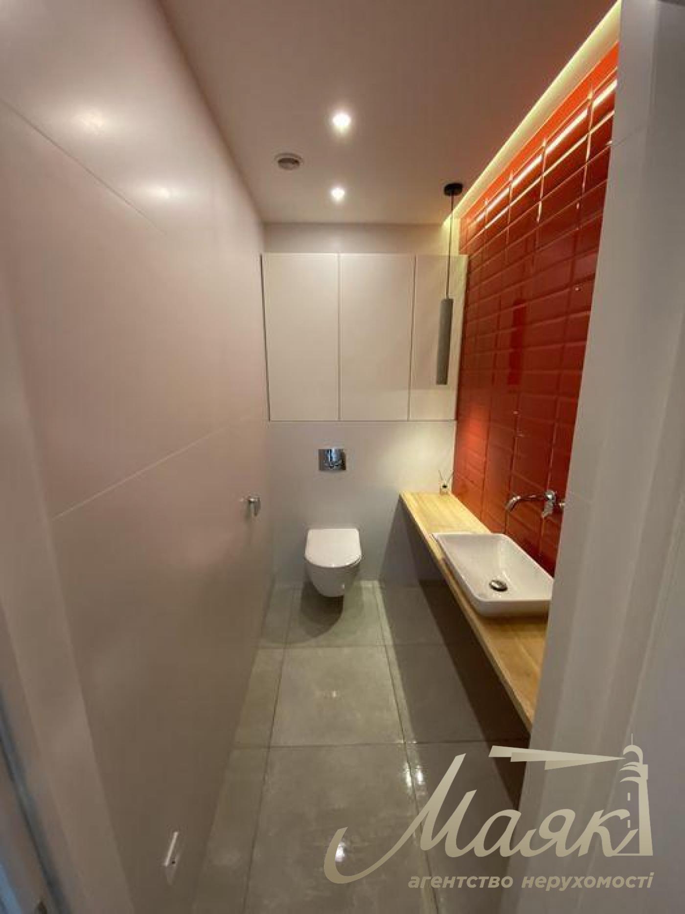 Sale of facade premises (80m2) in the residential complex Soho Residence