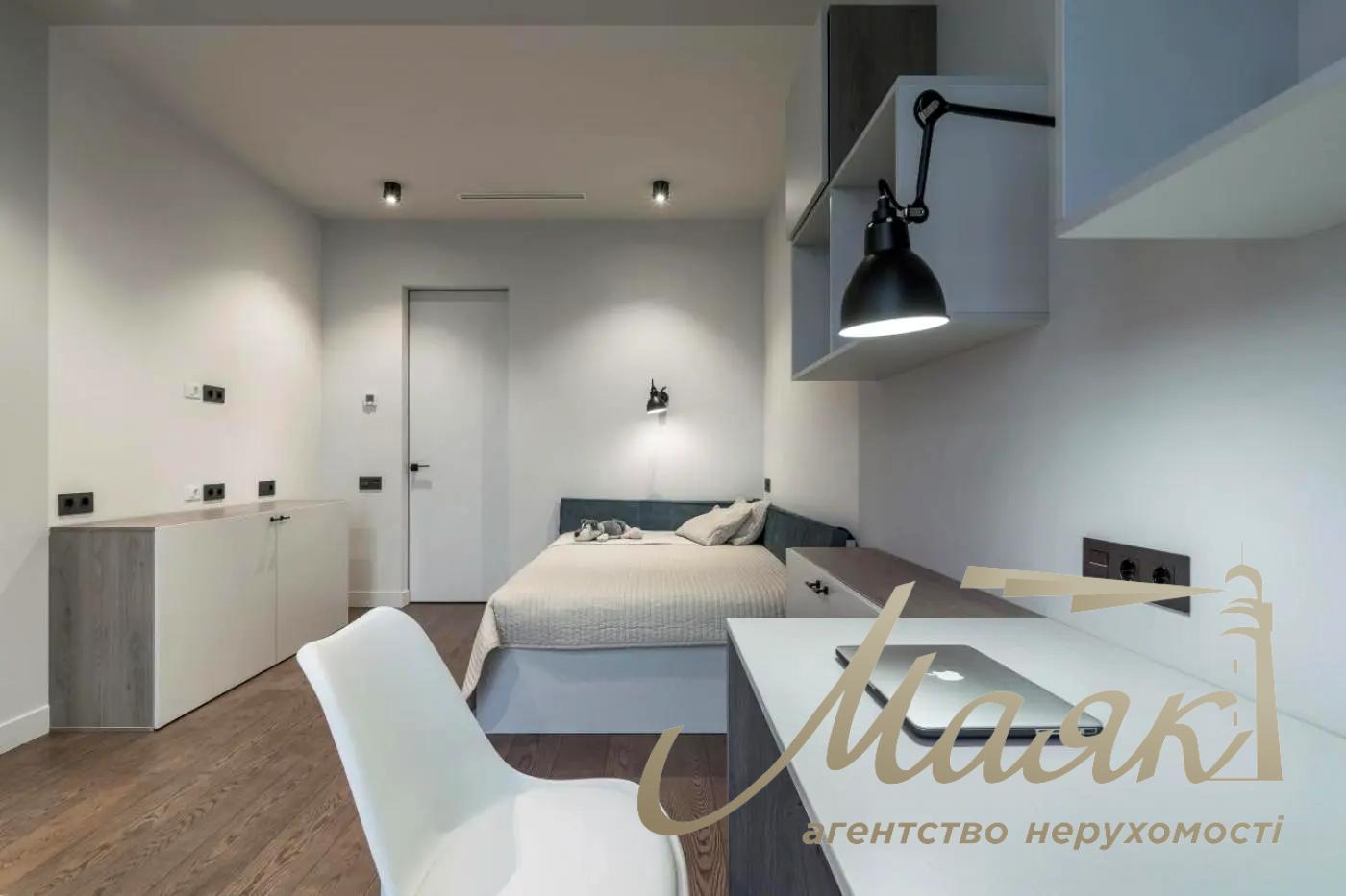 Продаж 4к. квартири 160 м у ЖК PecherSky, вул. Болсунівська, 2. Печерськ