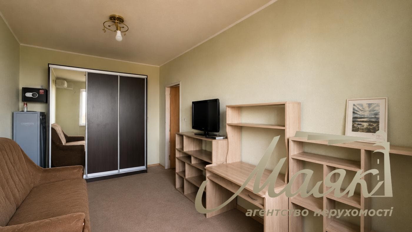 Продаж 1-кімнатної квартири площею 30,2 м² на вул. Рональда Рейгана, 11А, район Троєщина, Київ