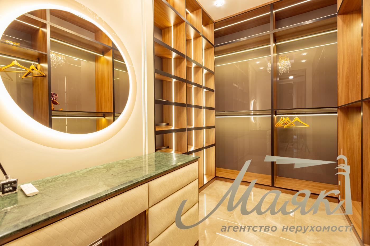 Продаж пентхауса 195 м² з терасою та дизайнерським ремонтом у ЖК Park Avenue VIP, Київ