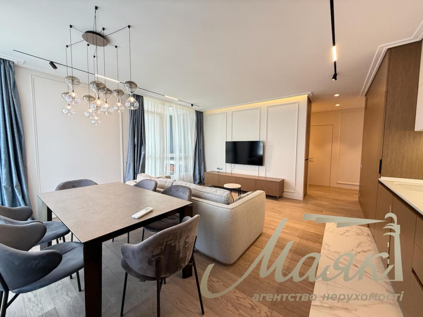 3-room apartment for rent in the "French Quarter 2" residential complex, 3a McCain Street, Pechersk