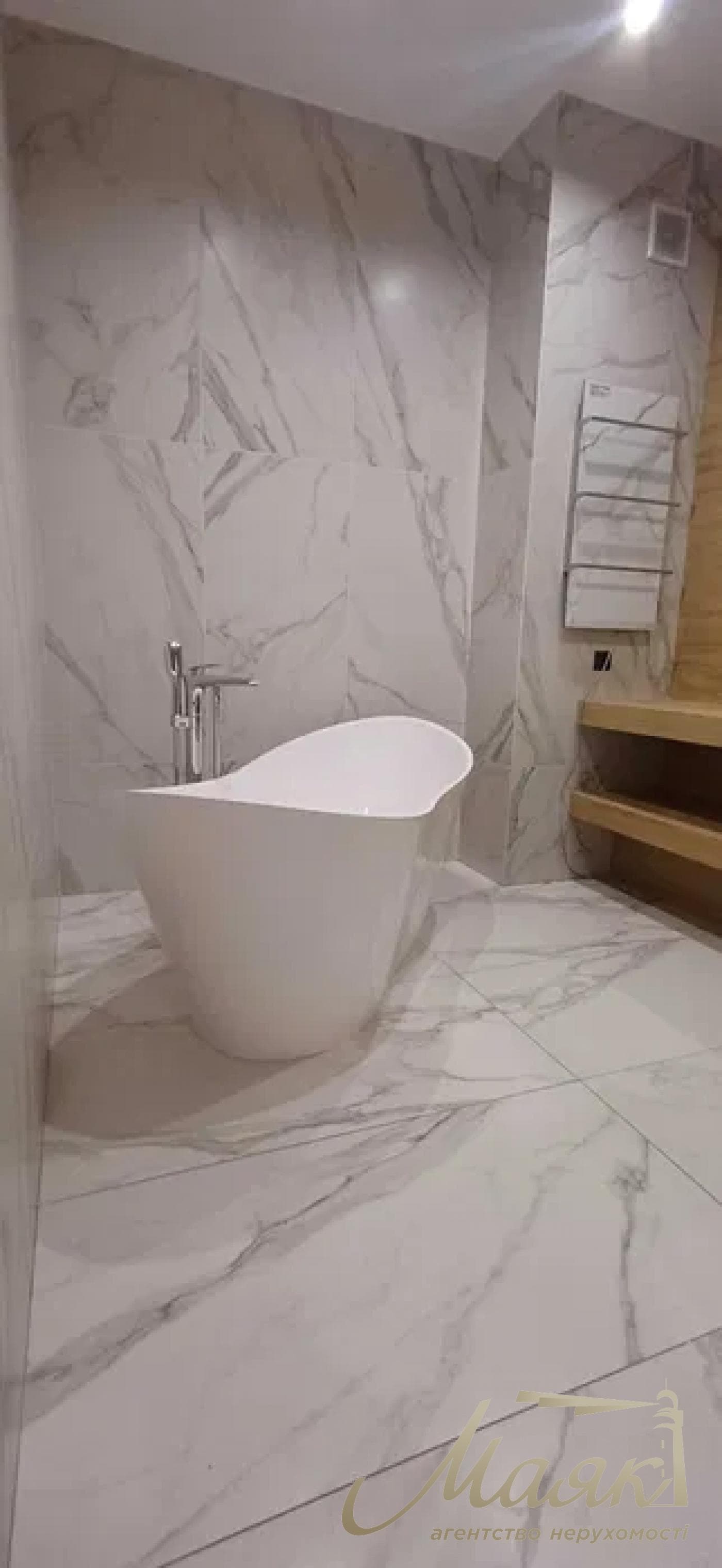 Оренда 3-кімнатної квартири в ЖК Ярославів Град, 82м², Львівська площа, Центр, Київ