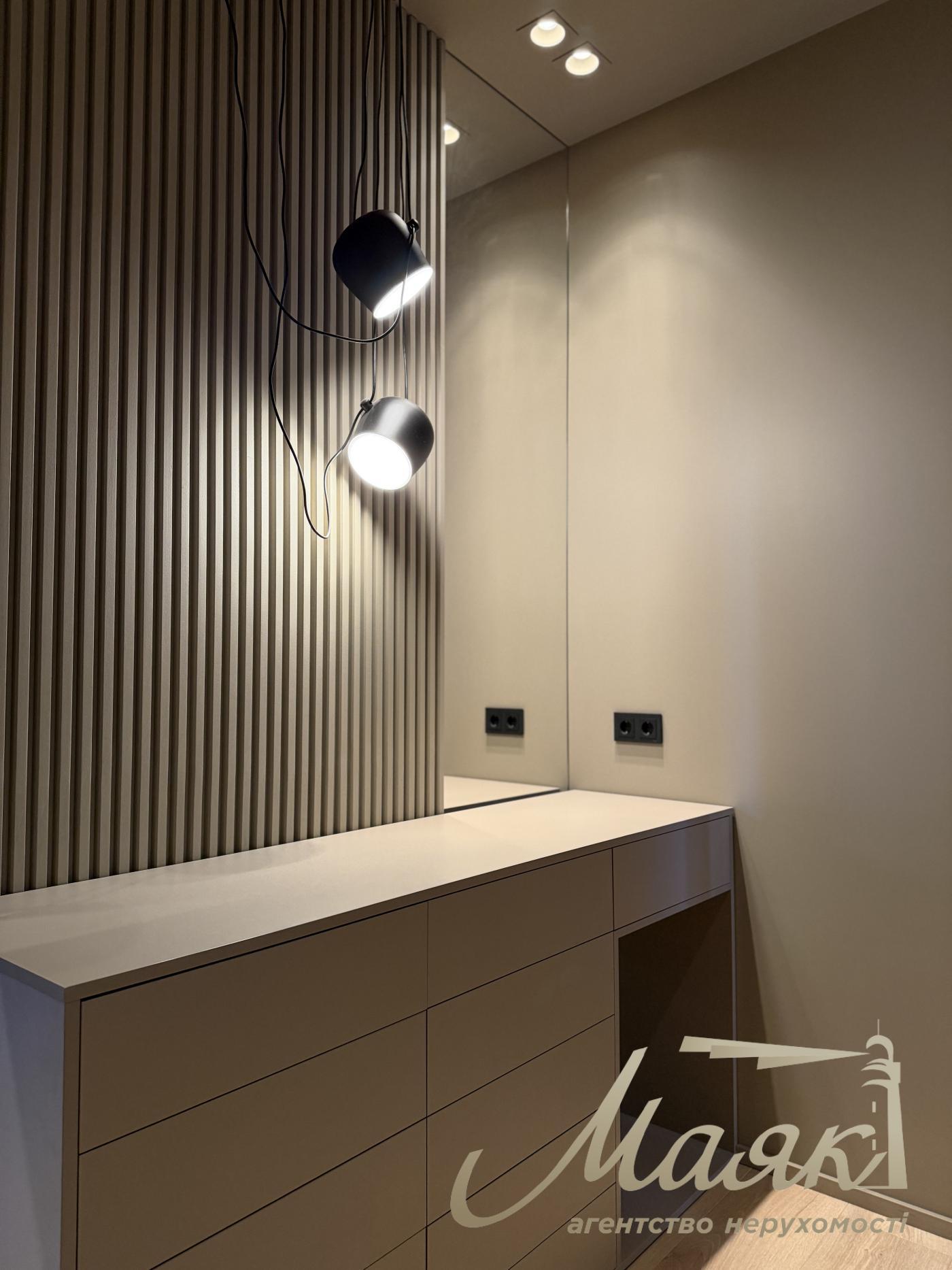 Оренда 3-х кімнатної квартири 130 кв.м. на вул.Преображенська 8Б