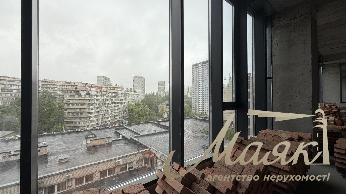 Продаж фасадного комерційного приміщення ЖК White Lines, вул. Васильківська