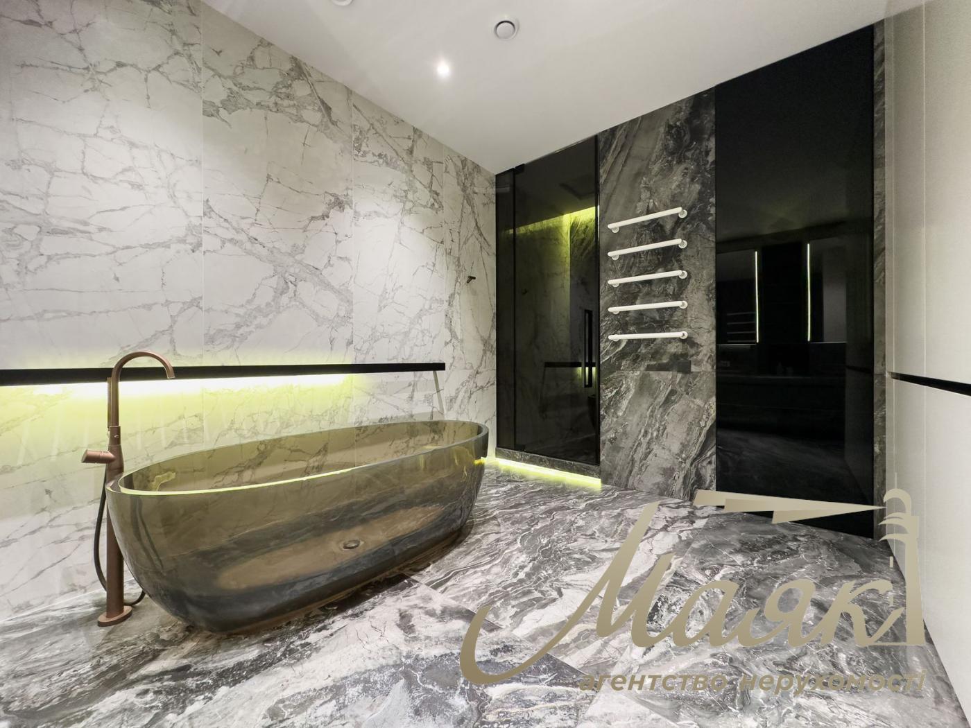 Rent of an exclusive apartment 300m2 in the residential complex Chicago Central house, Antonovicha st. (Gorky), 44