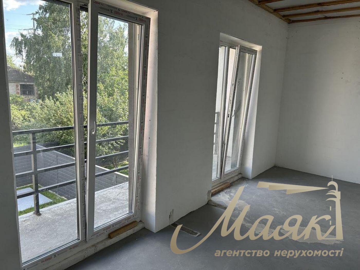 Продаж 2-х поверхового будинку 160 кв.м. Дарницький район. Біля метро і річки.