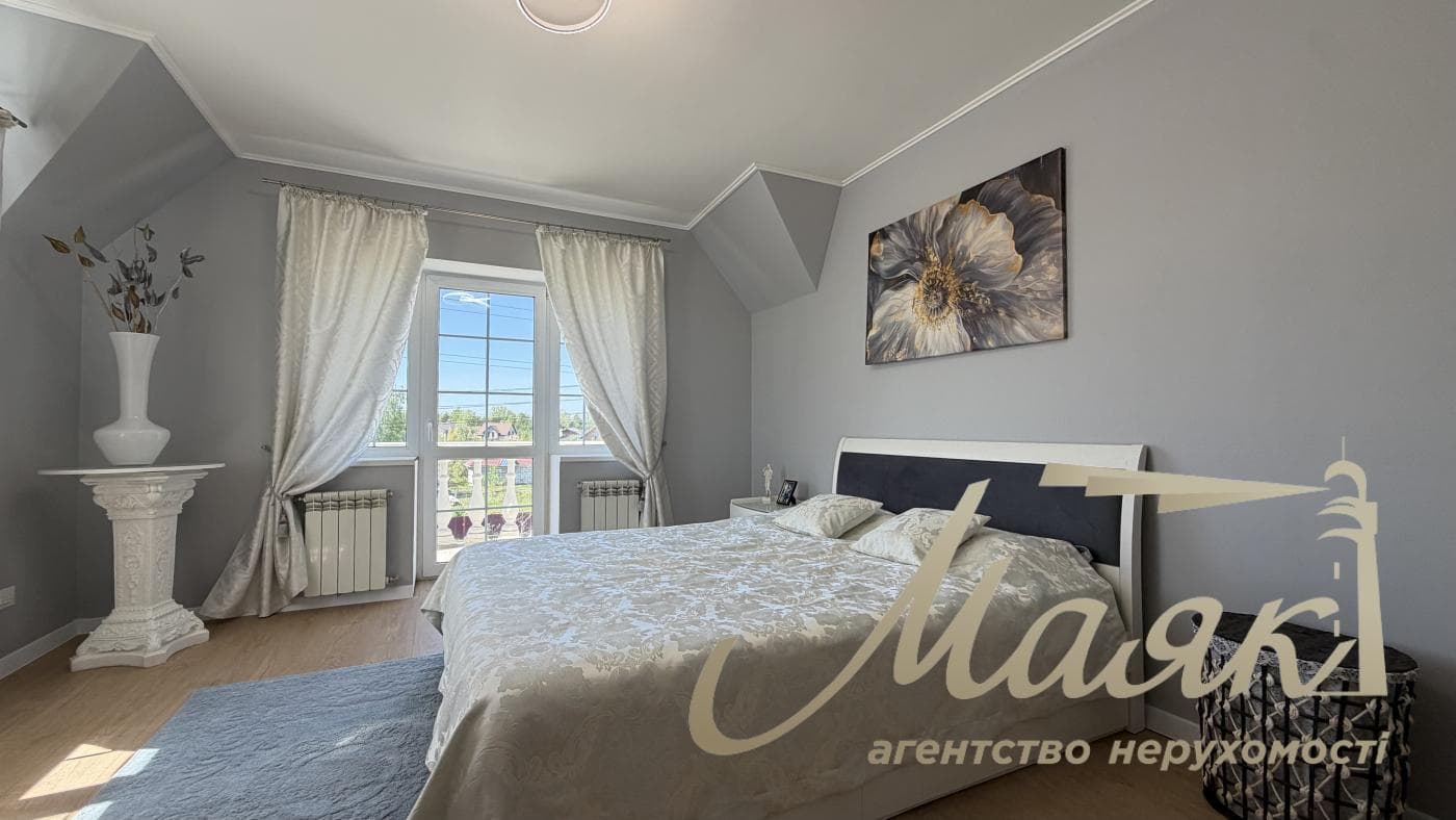 Продаж преміального 3х-поверхового будинку 350 м² у Гореничі, Бучанський район, Київська область
