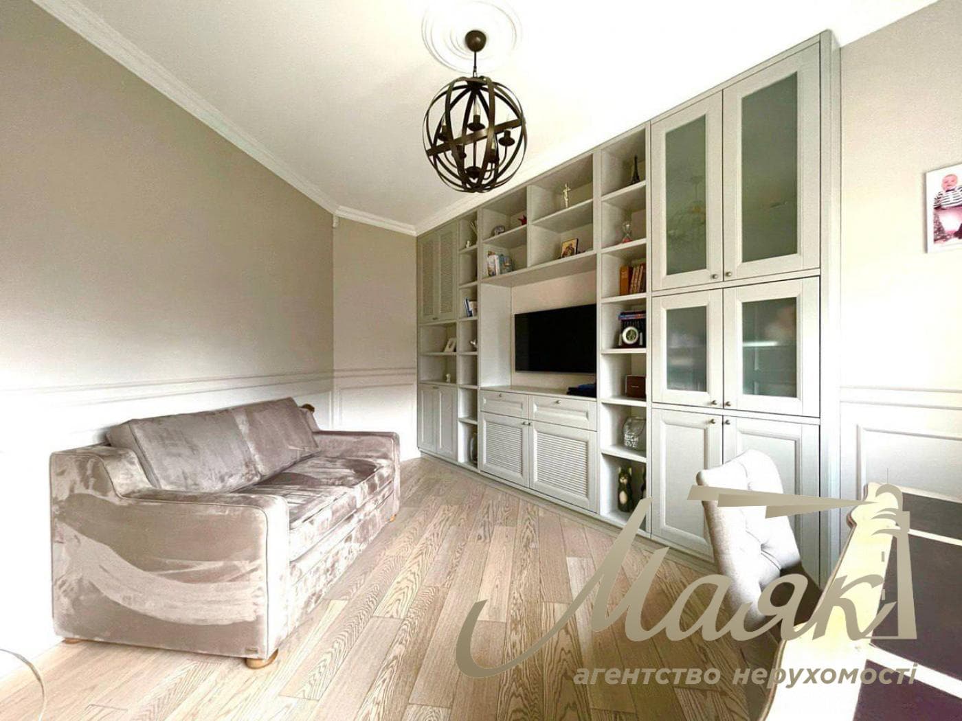For sale 4 bedroom apartment in Park Avenue Residential Complex, 60 Goloseevsky Ave.