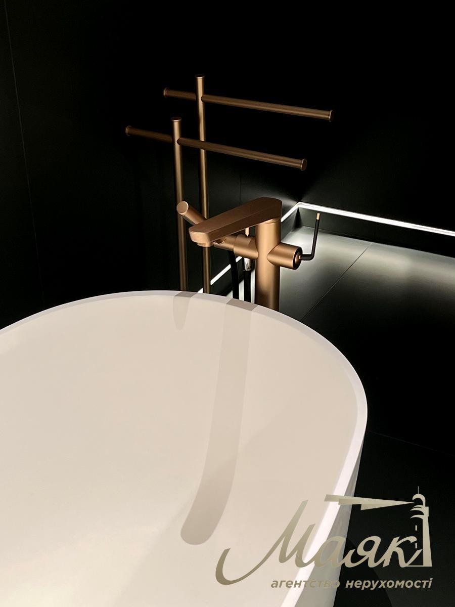 Продаж квартири 274 м² з дизайнерським ремонтом Київ