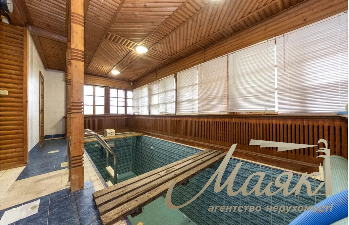 Оренда 2-х поверхового будинку 631м2, Голосіївський район