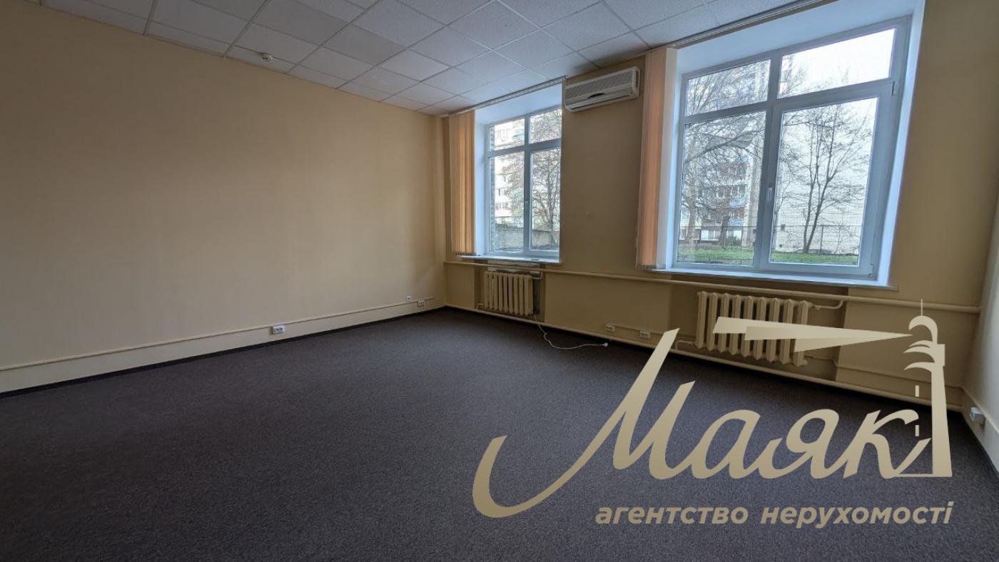 Продаж офісних приміщень 974м2 у центрі Печерська вул. Євгена Коновальця, 31