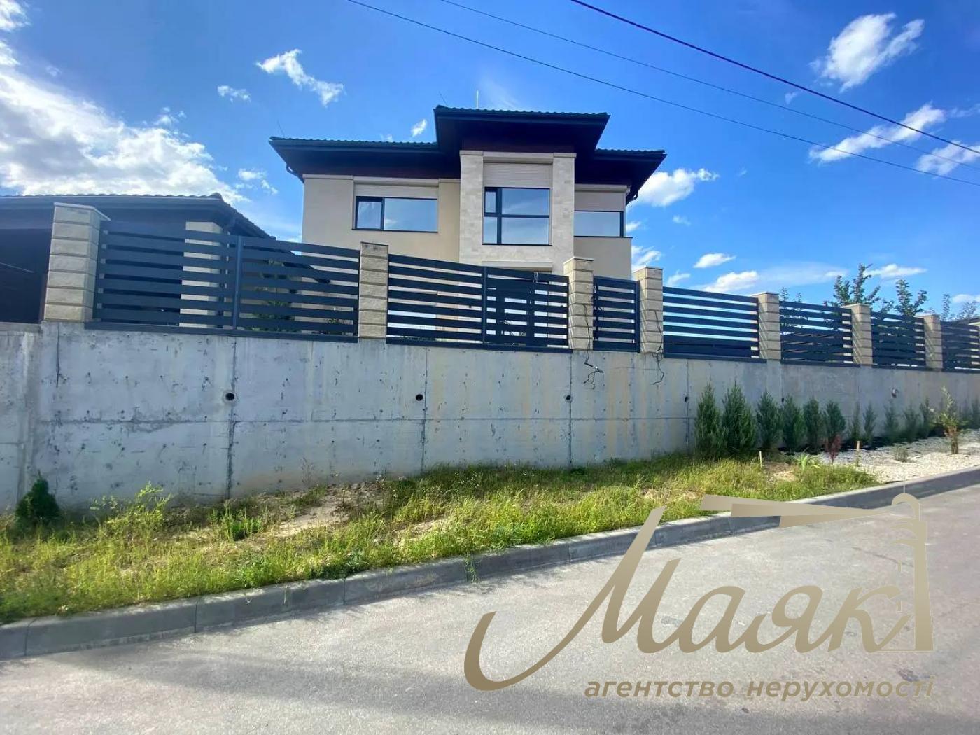 Продаж двоповерхового будинку 274м2 у Лісниках поруч з Equides Club