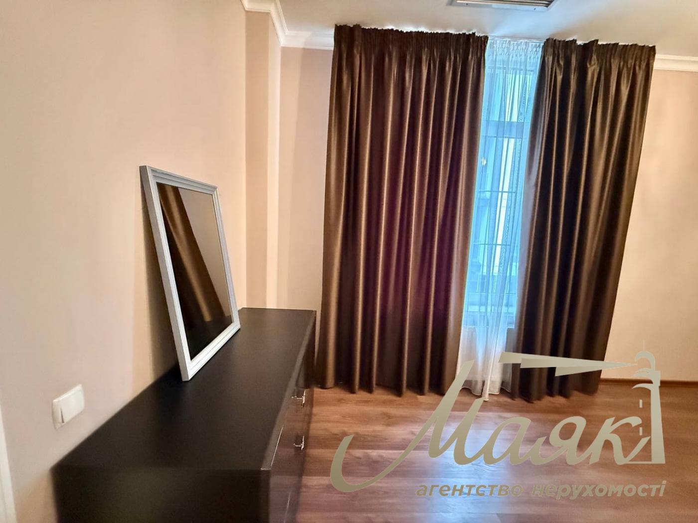 Продажа 2-комнатной квартиры с ремонтом, 88 м², в клубном доме Botanic House (Ботаник Хаус), Печерск, Болсуновская, 23