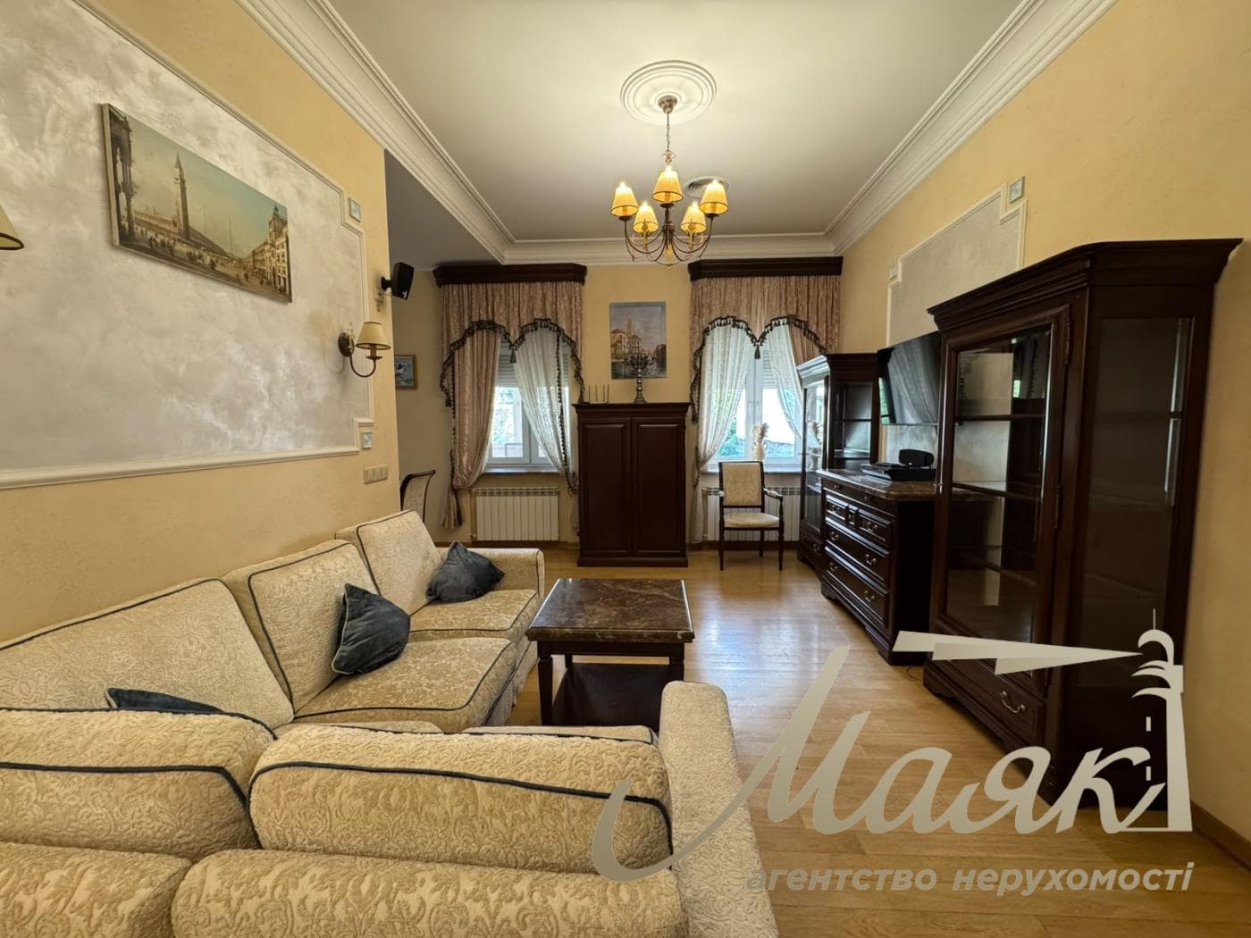 Аренда 2к квартиры,67м2, Подол, царский дом