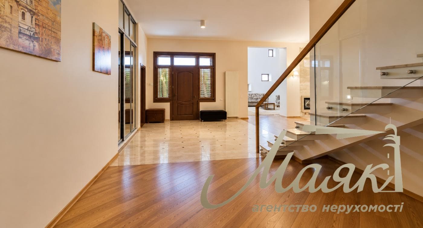 Оренда 2-поверхового будинку площею 740 м², Голосіївський район, Чапаївка