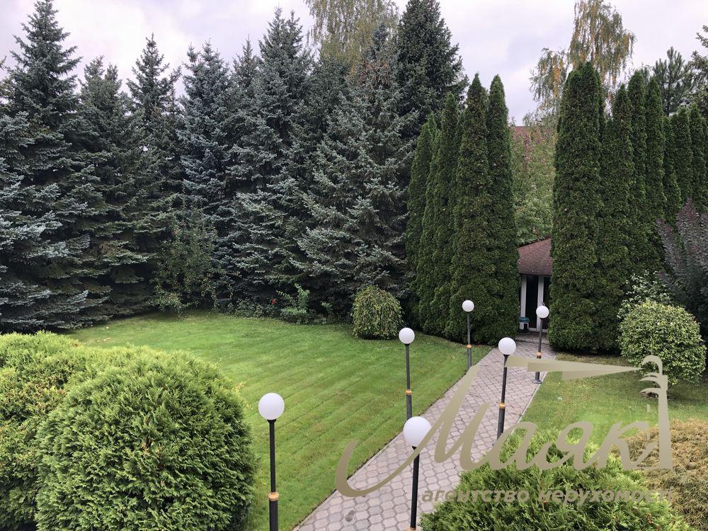 Продаж будинку з басейном у КМ "Золоті Ворота" Козин