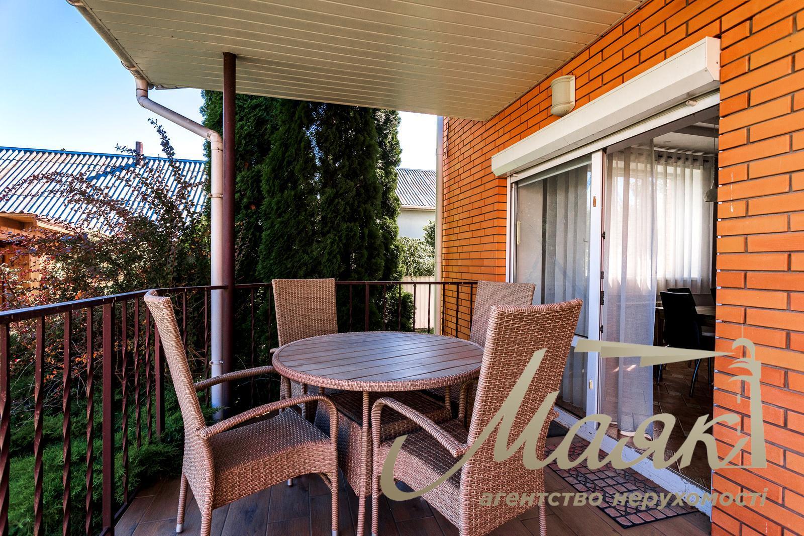 Продаж будинку 233 кв.м. у с.Хотів