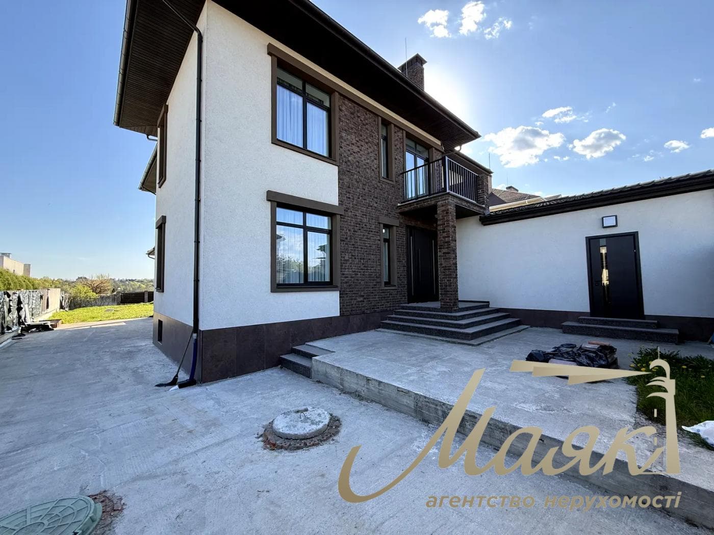 Продаж сучасного будинку 350 м² з панорамним видом с. Лісники пров. Глинище, 39, Обухівський напрямок, Київська область