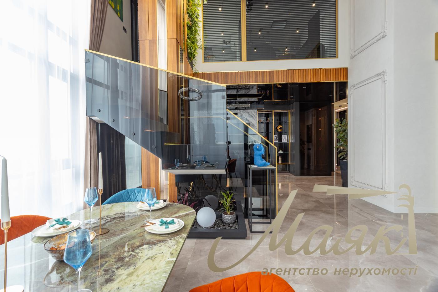 Продаж пентхауса 195 м² з терасою та дизайнерським ремонтом у ЖК Park Avenue VIP, Київ