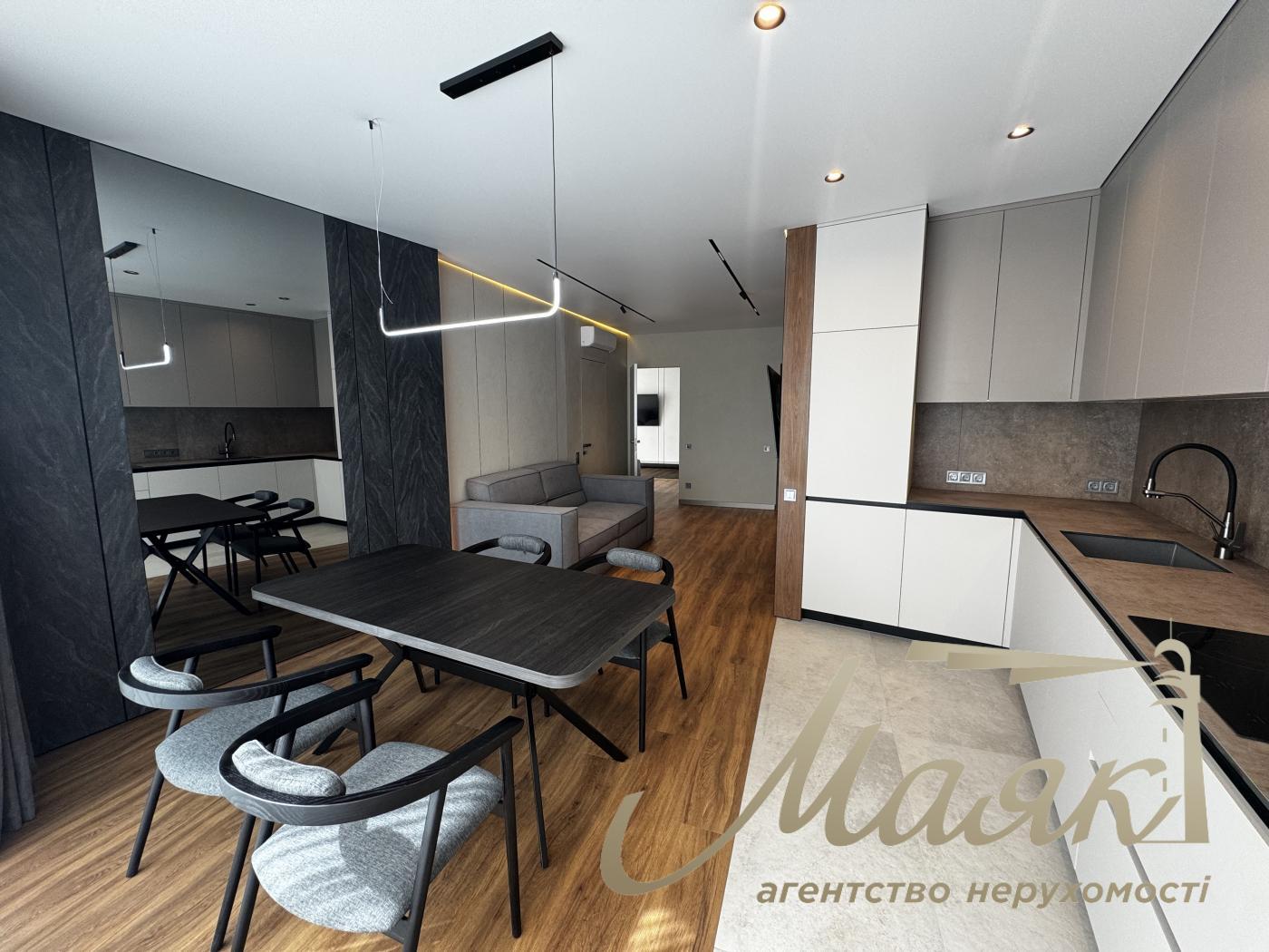 For sale 3-bedroom apartment in LCD Great