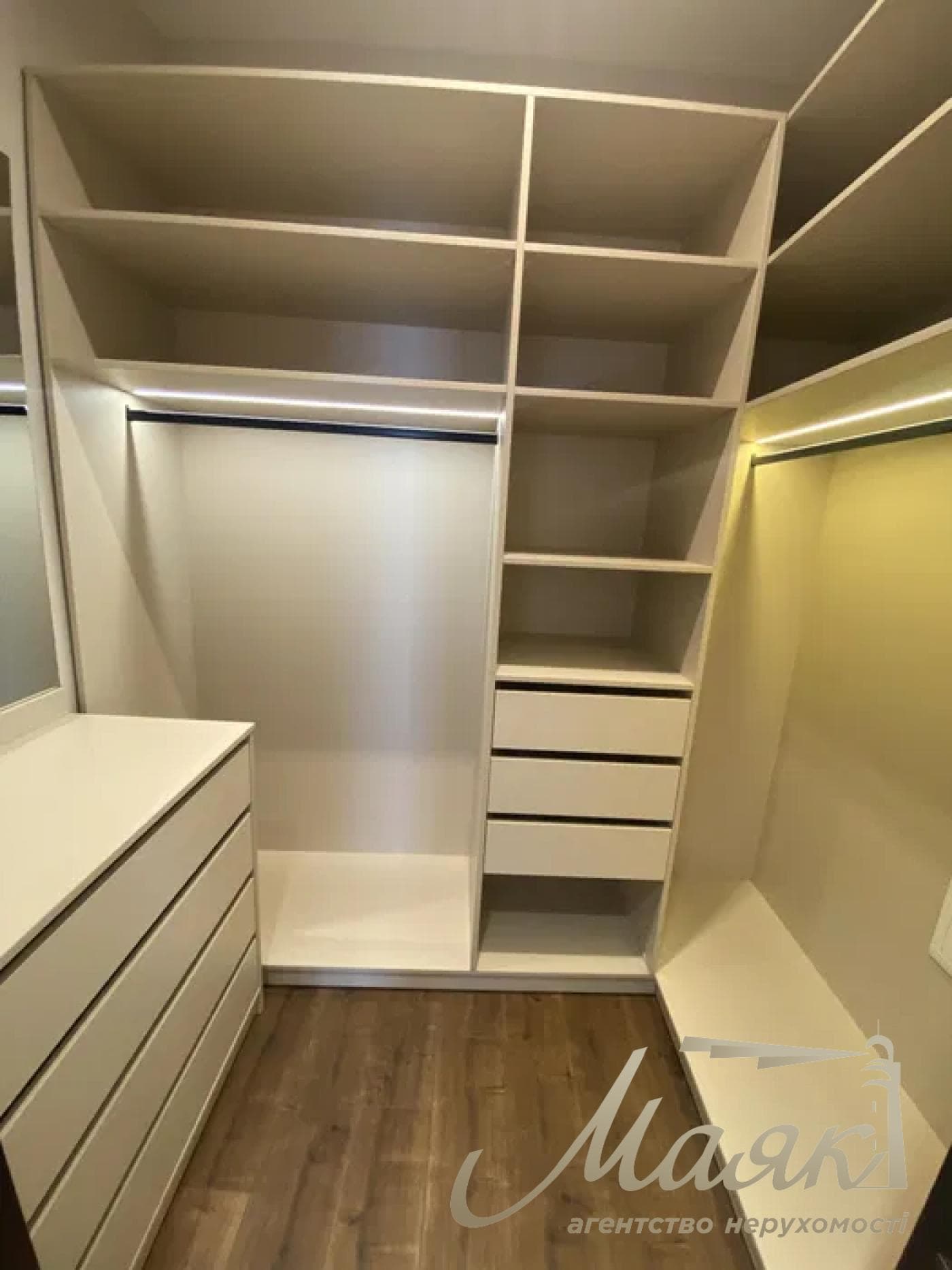 Rent a 4-room apartment (125 m²) in the "Busov Hill" residential complex