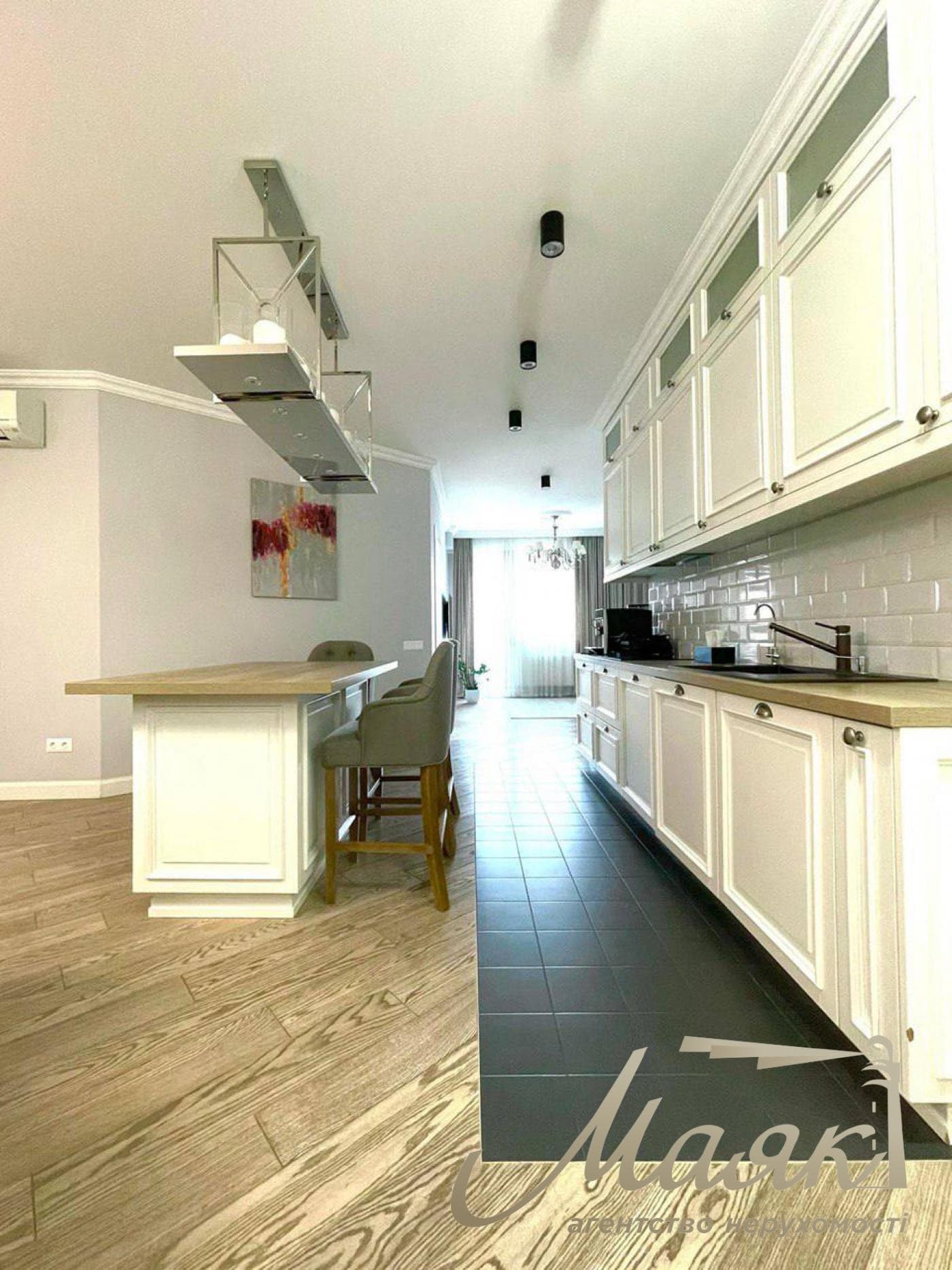 For sale 4 bedroom apartment in Park Avenue Residential Complex, 60 Goloseevsky Ave.