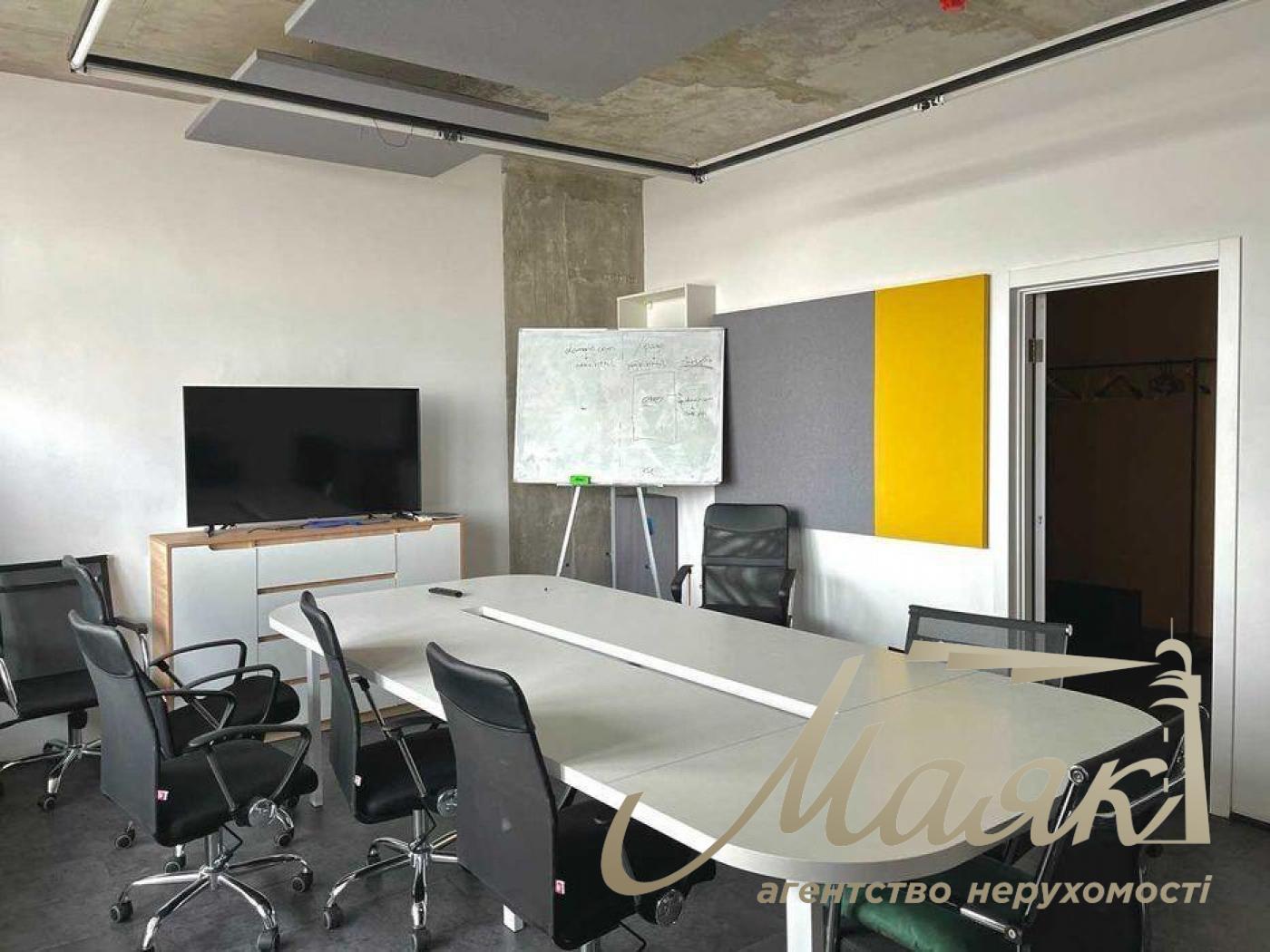 Аренда офиса 327 м.кв. Панорама на Печерске, ул. Коновальца