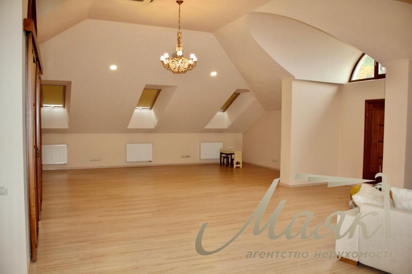 Продаж будинку 500 кв.м у Лісовому