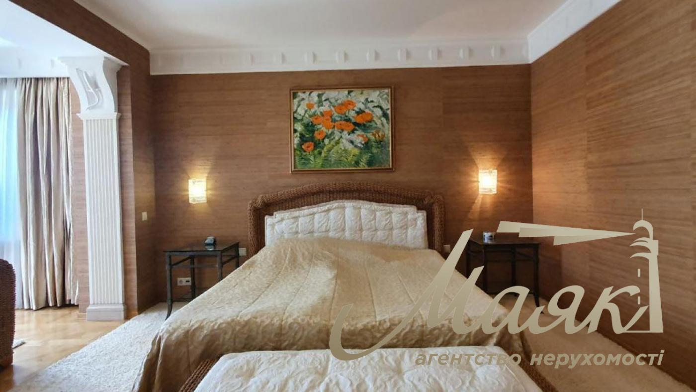 Sale of house 700m2 Kozin