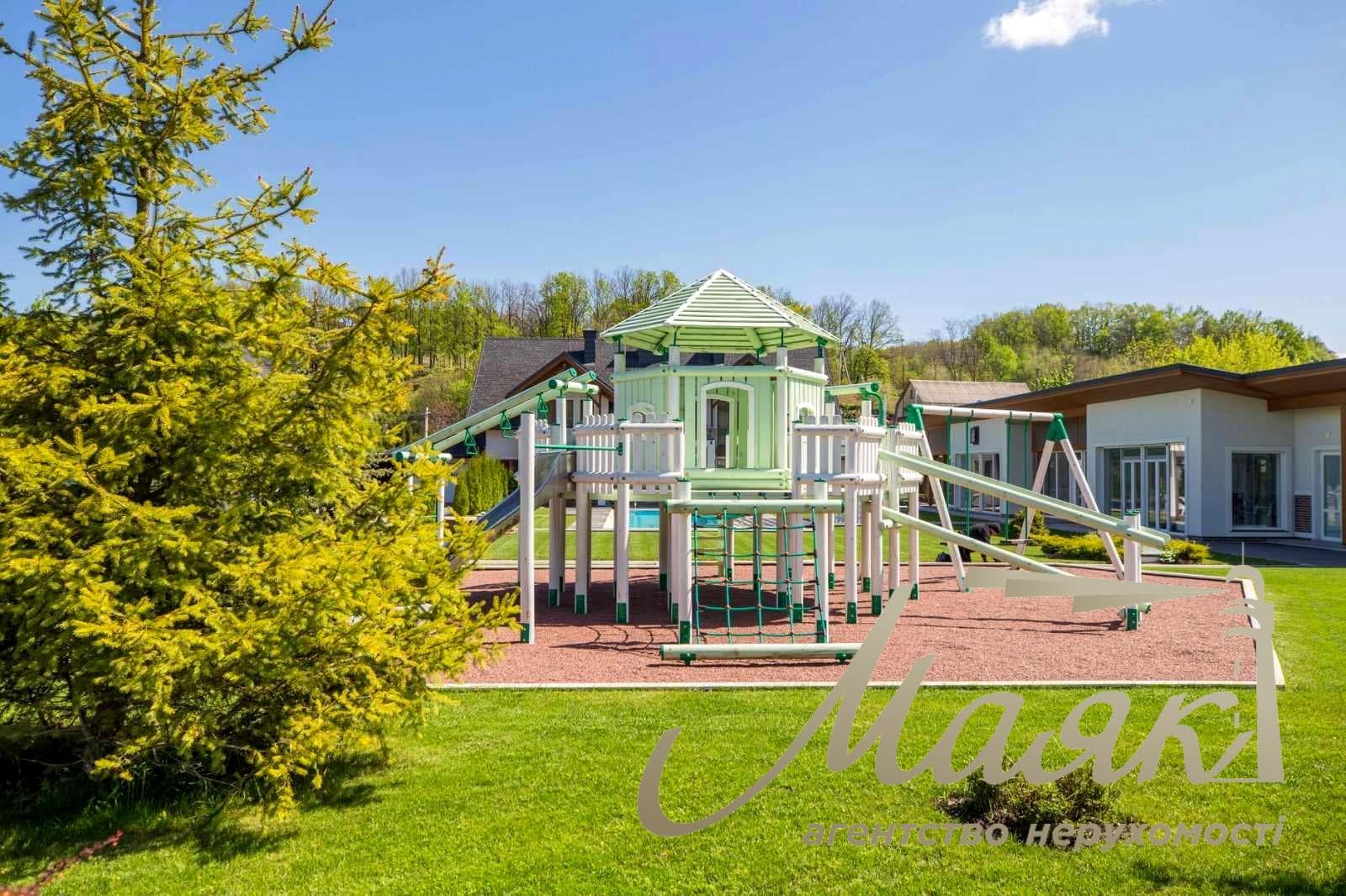 Продаж преміального домоволодіння в Лісниках, 770 м², 30 соток, Обухівський напрямок, Києво Святошинський район вул. Виноградна