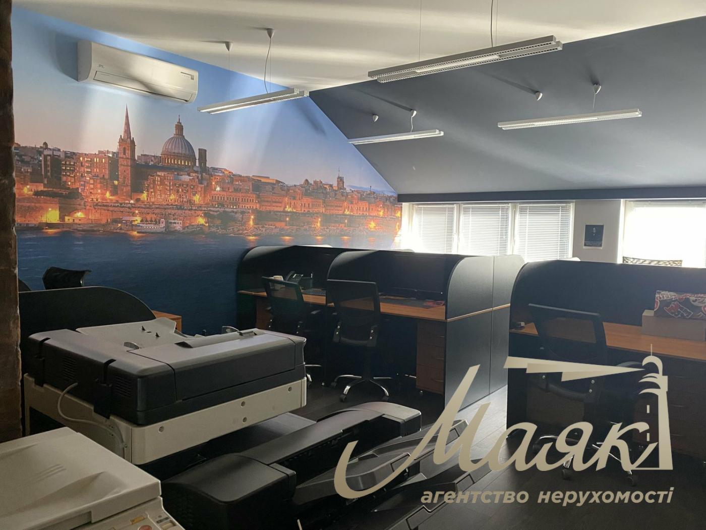 Аренда  двухуровневого офиса 200 метров, Печерск.