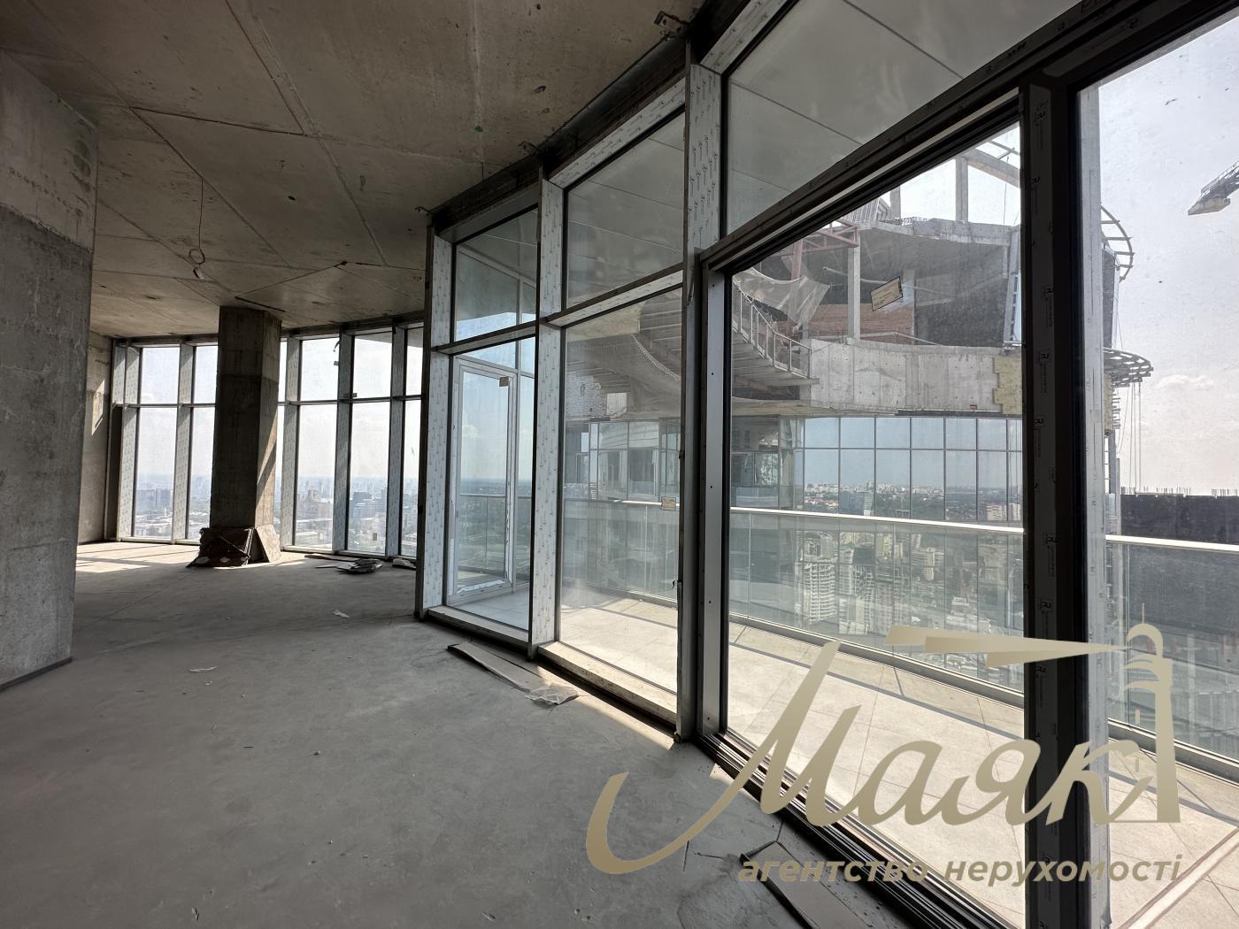 Продаж пентхауса 383м2 у ЖК Taryan Towers