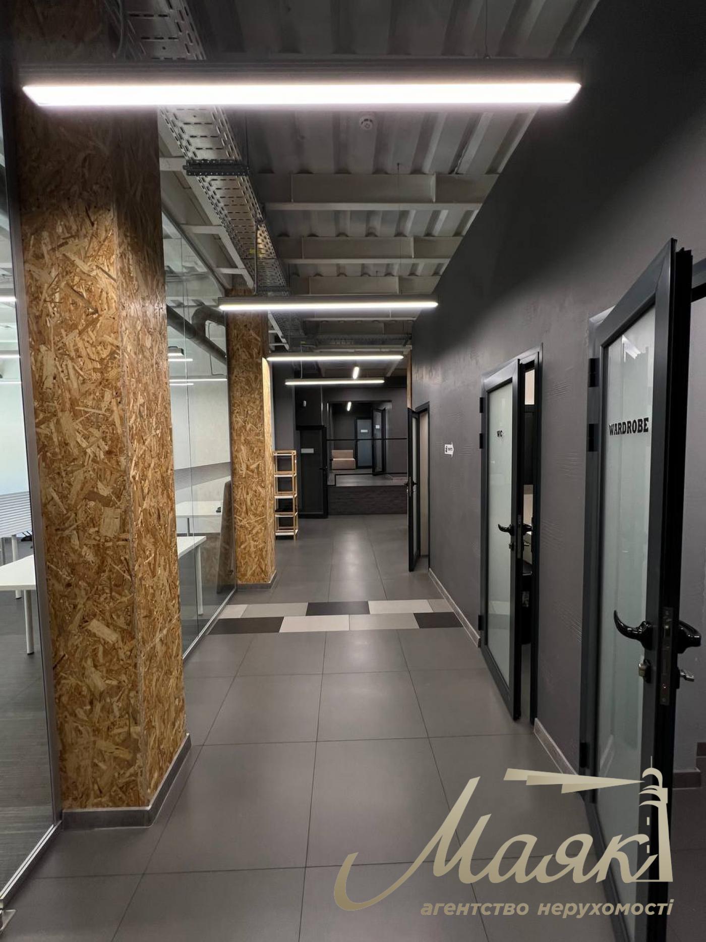 Оренда мебльованого офісу 330м2 на Львоській площі