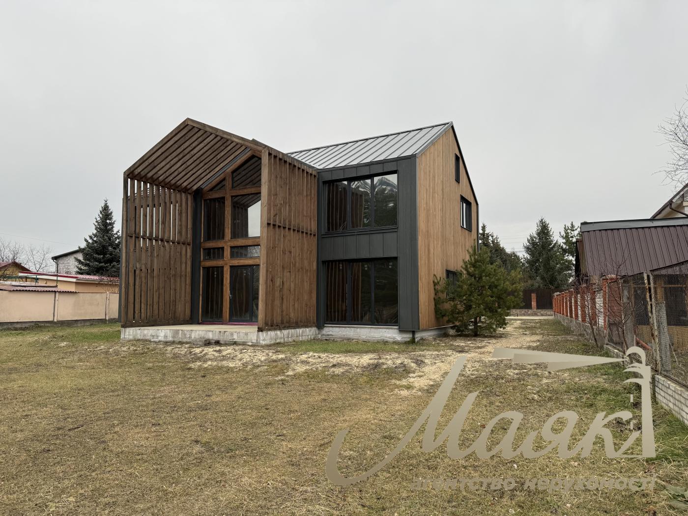 Продаж 2-поверхового будинку в Голосіївському районі Києва 252 м2, Чапаєвка, Лисоводна