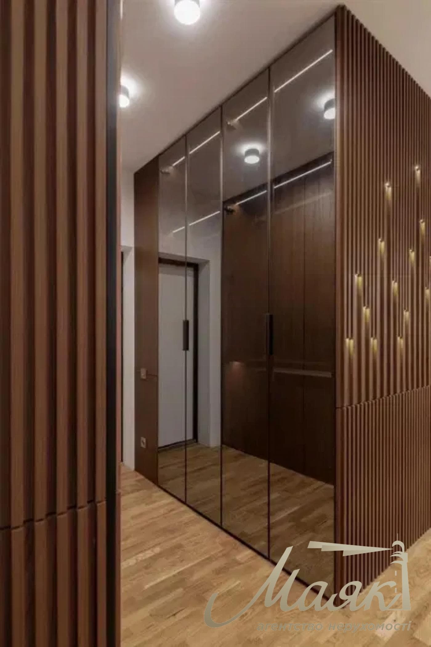 Rent a 3-bedroom apartment in the Taryan Towers residential complex named after John Paul II