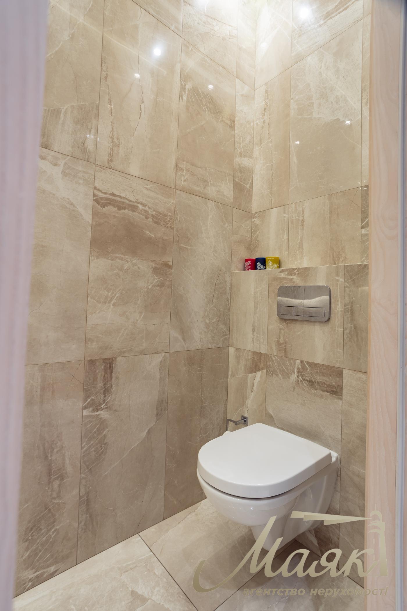 Rent 3-bedroom apartment LCD Novopecherskie Lipki, Verkhoglyada street (Dragomirov)