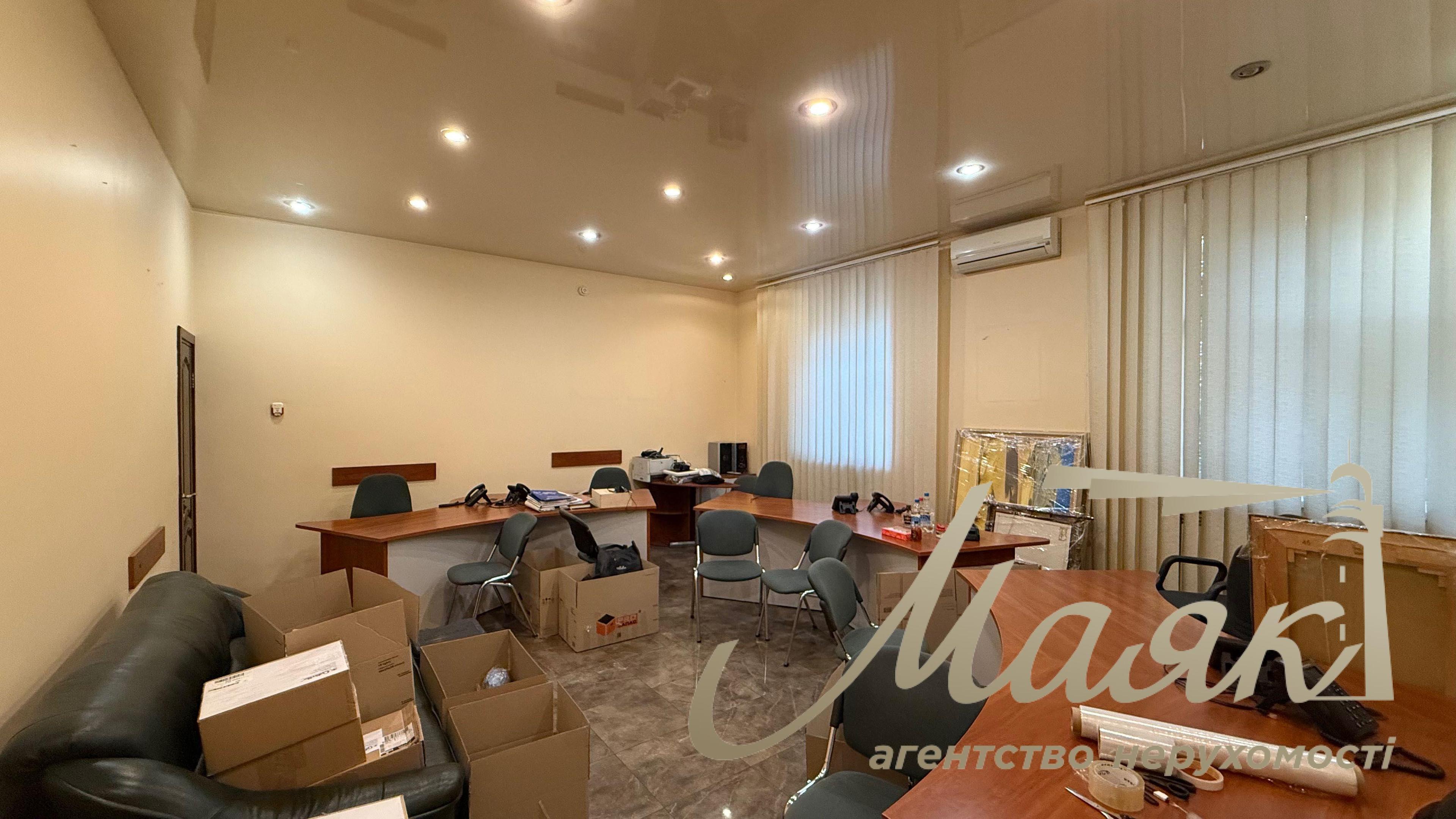 Продаж комерційного приміщення, 213 м2 , вул. Ділова