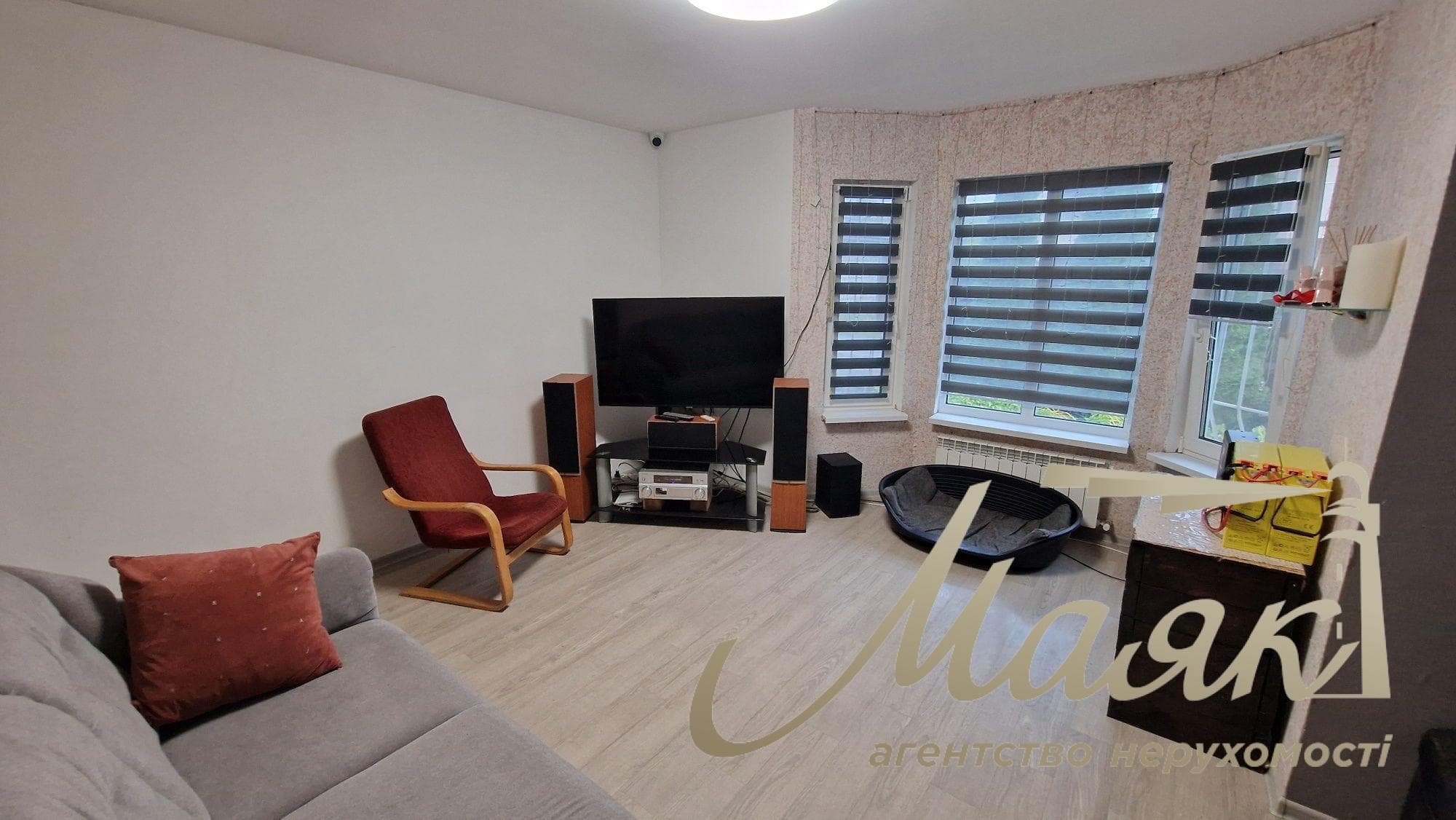 Оренда 2-поверхового будинку (100 м²) на 8 сотках землі в с. Гнедін