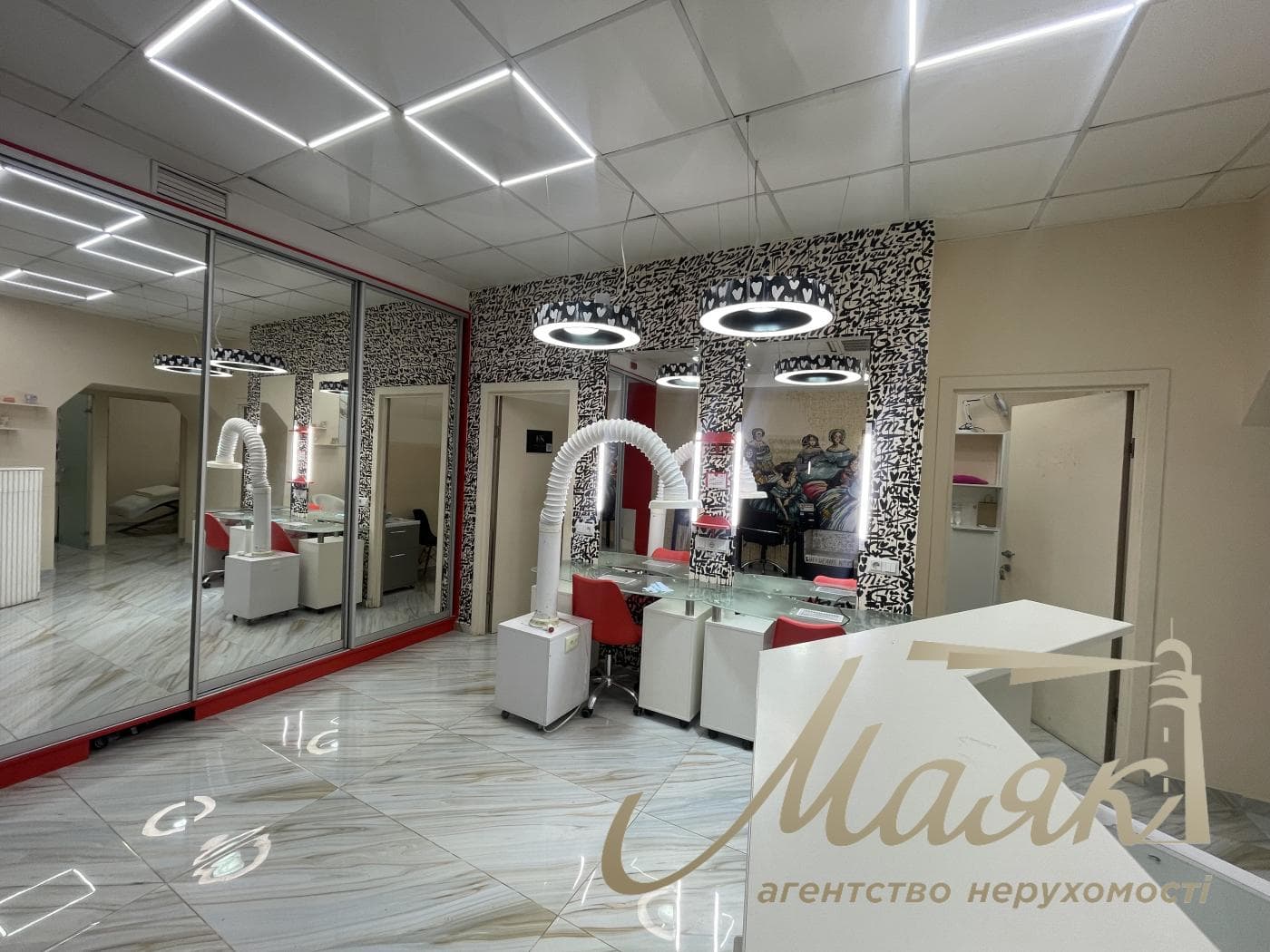 Аренда 90 м .кв. фасадное помещение, Крещатик, Майдан Независимости