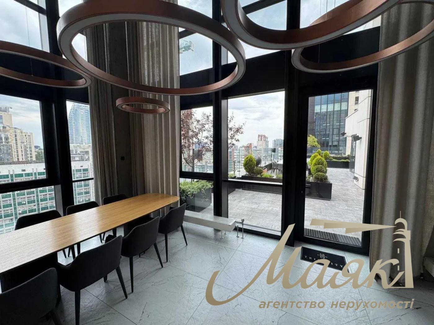 Продажа 4-комнатной квартиры ЖК Тринити, ул. В. Тютюнника